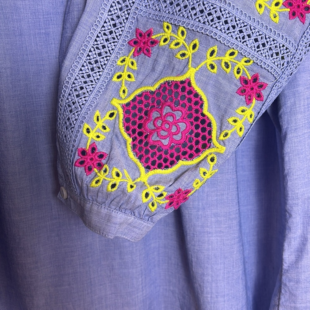 Talbots Light Blue Eyelet Embroidered 100% Cotton Peasant Blouse Top Size LP - Picture 4 of 10
